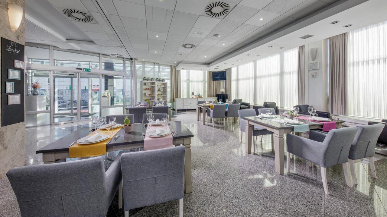 Hotel Zovko Zagreb Sesvete Exteriör bild