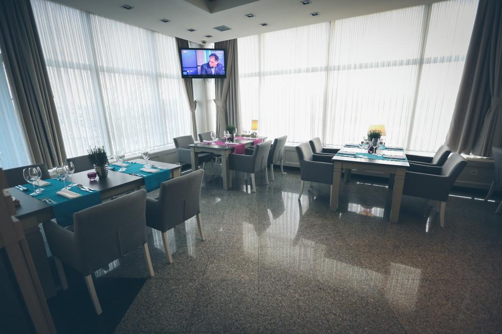 Hotel Zovko Zagreb Sesvete Exteriör bild