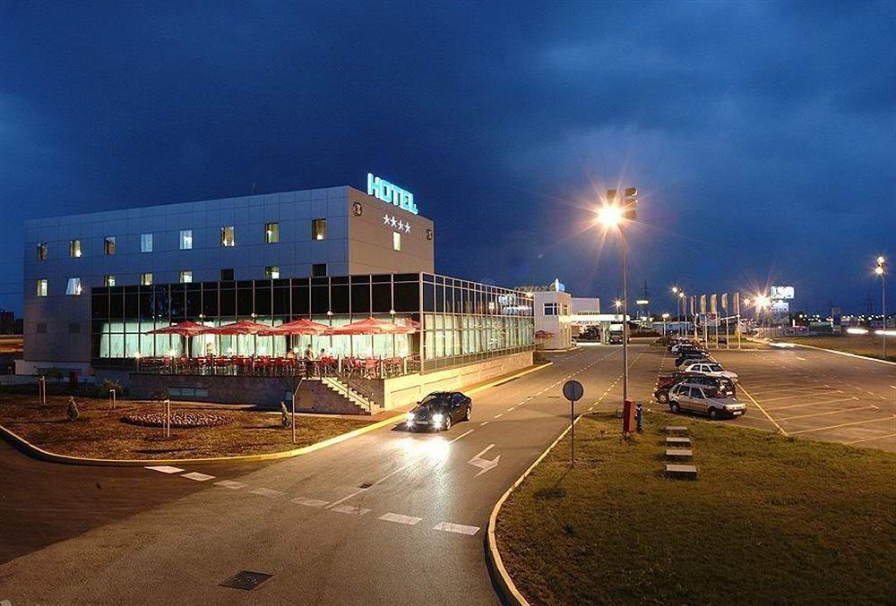Hotel Zovko Zagreb Sesvete Exteriör bild